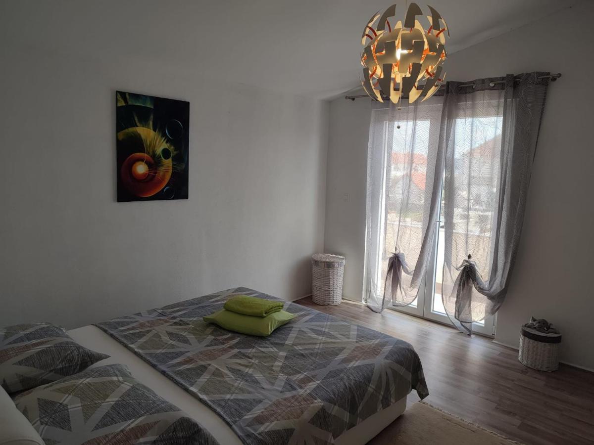 Murtela, 2-Bedroom Apartment Raslina Dış mekan fotoğraf