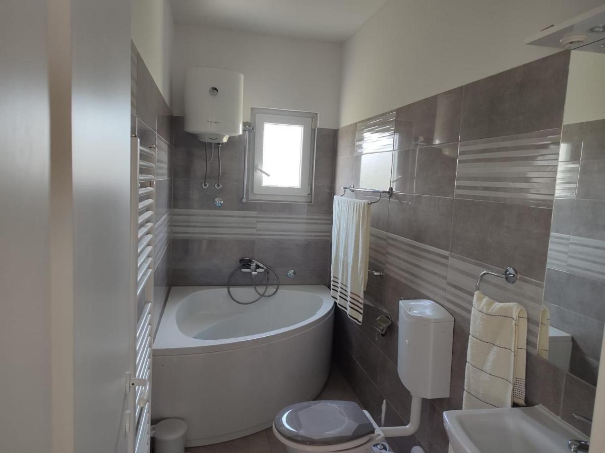 Murtela, 2-Bedroom Apartment Raslina Dış mekan fotoğraf